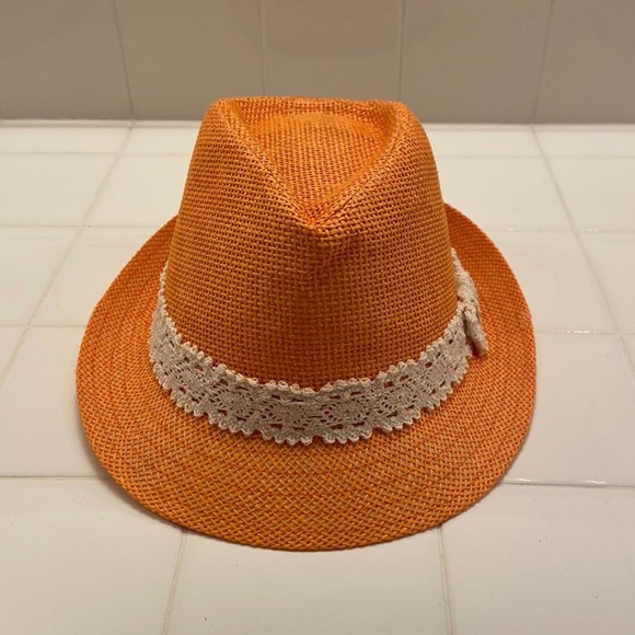 Orange hat - Picture 1 of 4
